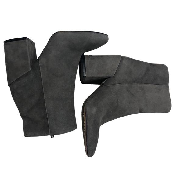 Vince Camuto gray suede ankle bottles 6M - Picture 4 of 8
